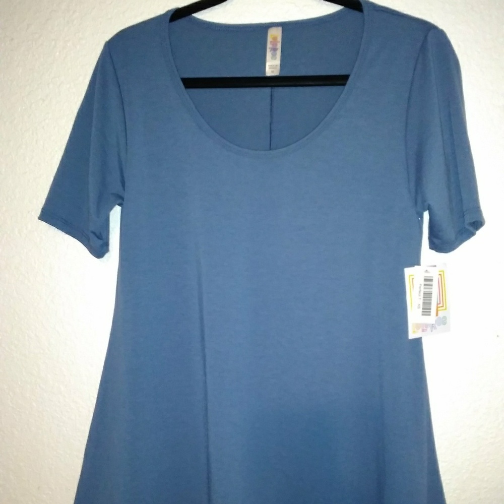 BNWT Lularoe perfect tee